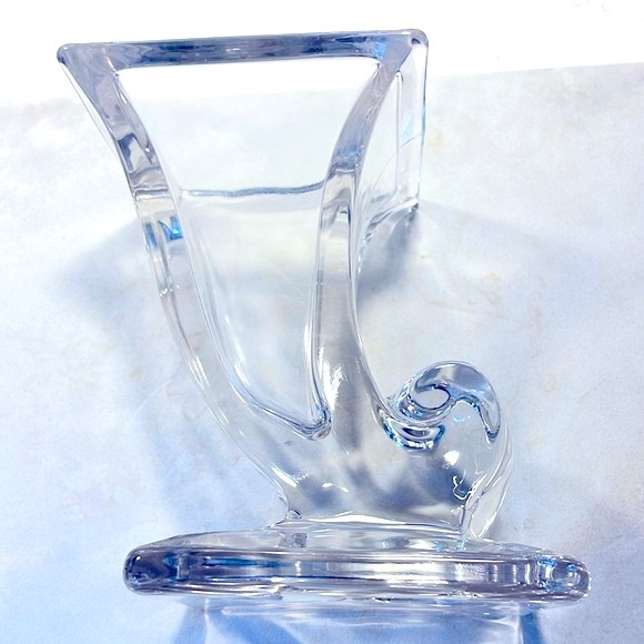 New Martinsville Cornucopia Vase Vintage Art Deco Heavy Crystal Square Base EUC - Picture 6 of 9